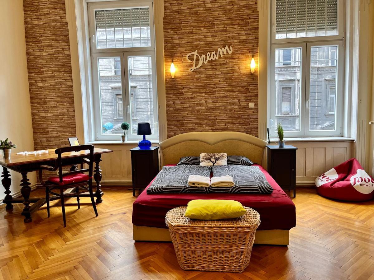 Zen Hostel By Central Market Будапеща Екстериор снимка