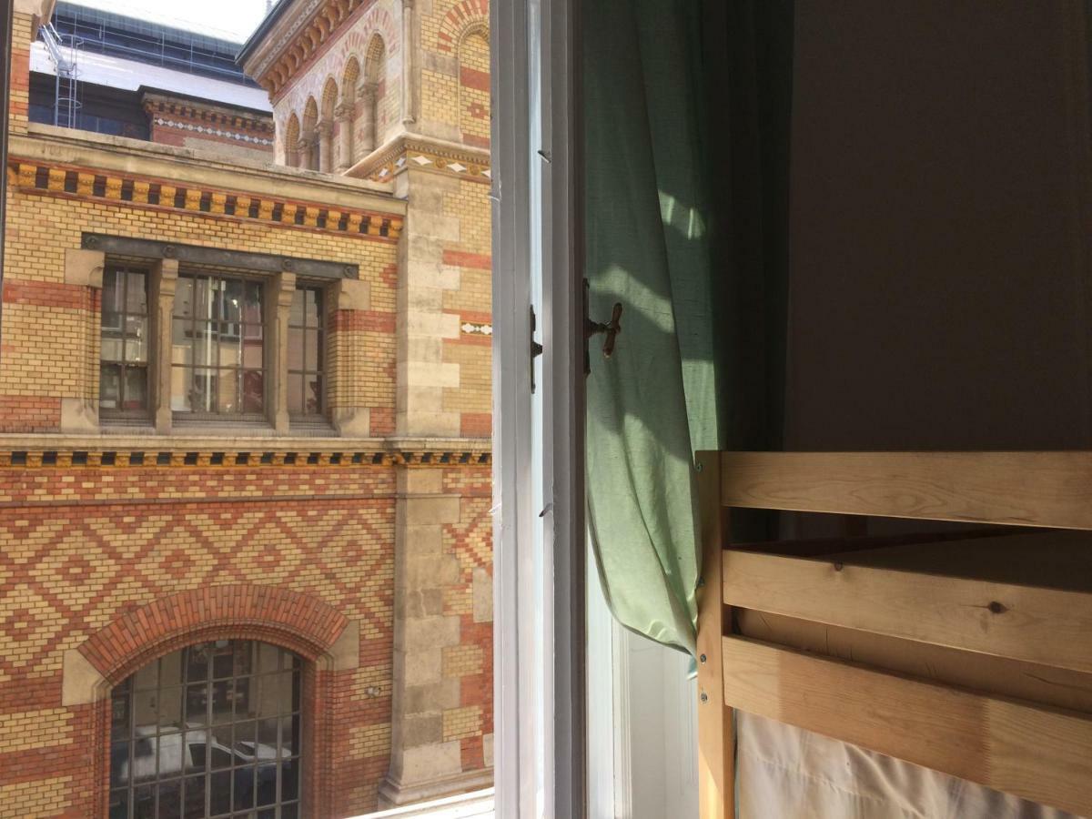 Zen Hostel By Central Market Будапеща Екстериор снимка